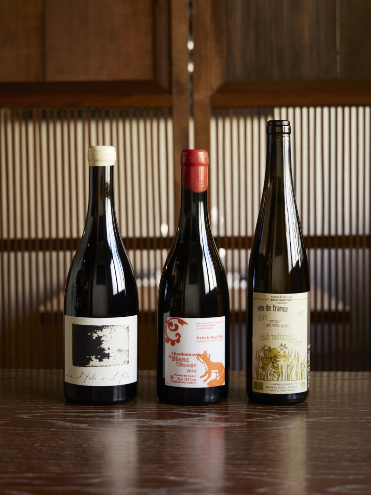 ワインはグラス1100円～で常時約8種類を用意。ボトルは7150円～。