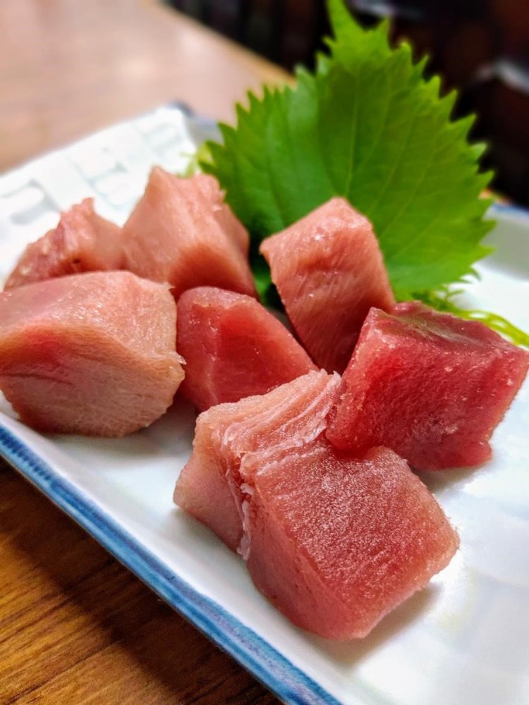 トロの割合が多いマグロブツ。