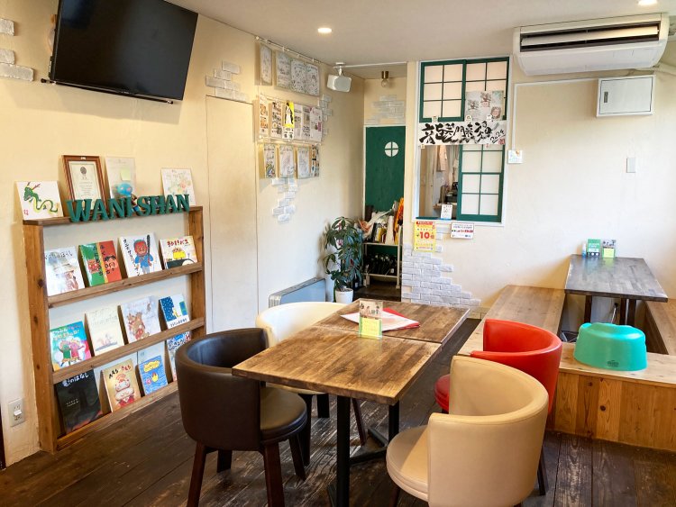 元は美容室だったというスペースをおしゃれにリノベーションした空間。