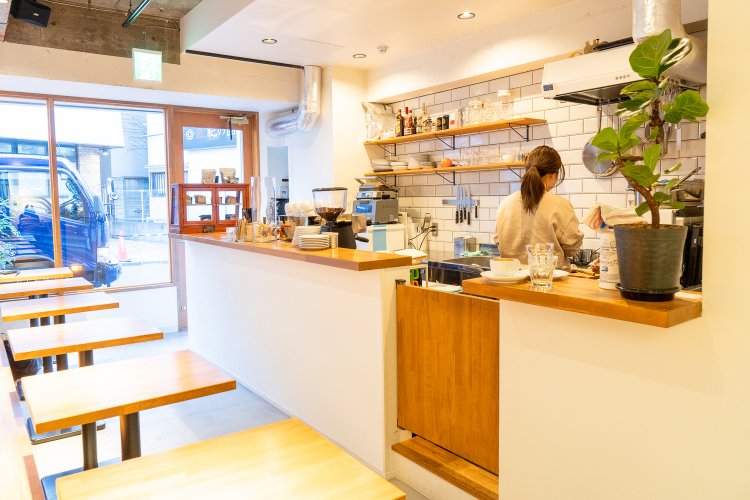 快適で明るい店内。