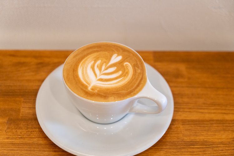 ラテアートの美しいカフェラテは550円。