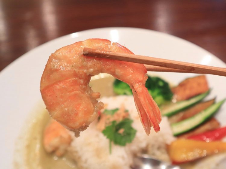 大ぶりの海老が3尾も……。