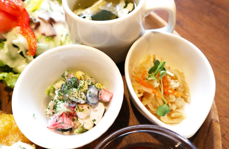 この日の副菜はお豆のサラダと切り干し大根。どちらもほのかな甘みと塩味が絶妙。