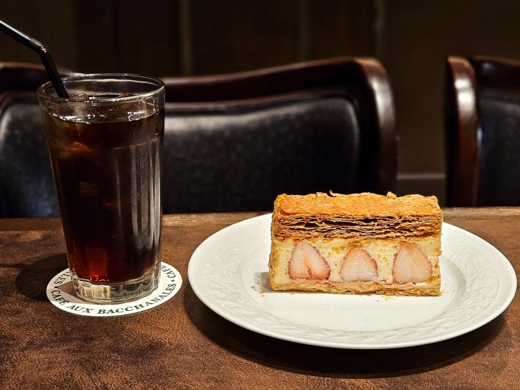 苺のミルフィーユ 650円、アイスコーヒー 600円。