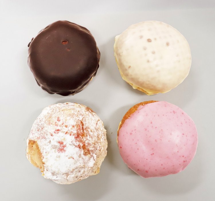 台湾発の新食感ドーナツBobiiBobiiは、外はサクッ、中はモッチリ食感。写真は地元の「結苺（むすびいちご）」を使った期間限定品。