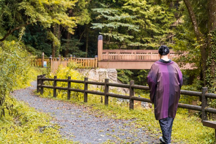 行く道は江戸時代に作られた古道だ。