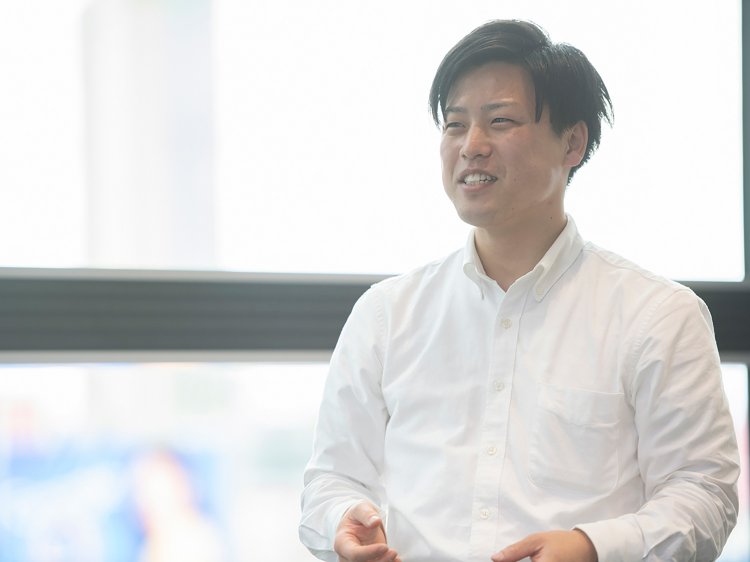 「本当は、対面レジすら避けたいほど話すのは苦手なんですけど（苦笑）」と謙遜して見せるあたりにも、彼の温厚な人柄が。