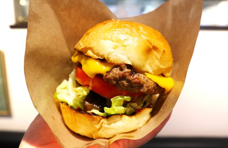 DECARY（デカリー）