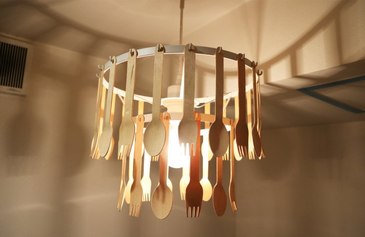 スプーンとフォークの照明もとってもキュート。