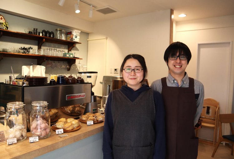 渡辺さんご夫妻。笑顔がとても素敵だ。