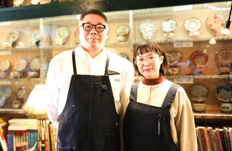 麻生国岐さんと妻・佳子さん。