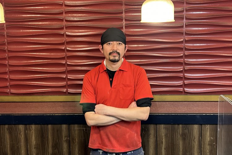 店主の夏目亘さん。