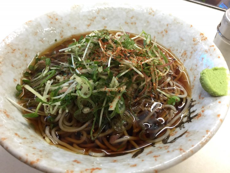 これはおととしの薬味そば。昨年は材料の仕入れが不安定で出していなかった。