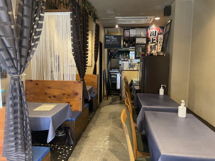 昼時には、この店内がいっぱいになるという。