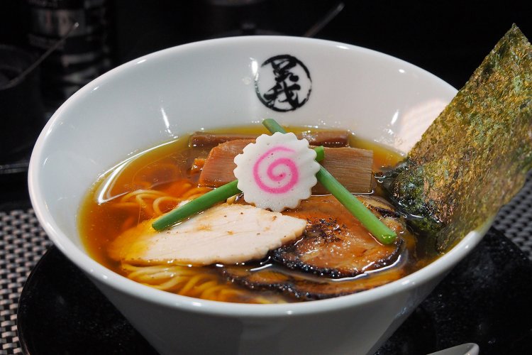 特製醤油らーめん1300円。