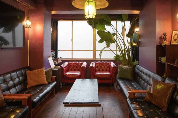 4階の個室は10名〜貸切り利用ができる（要予約・チャージ料あり）。