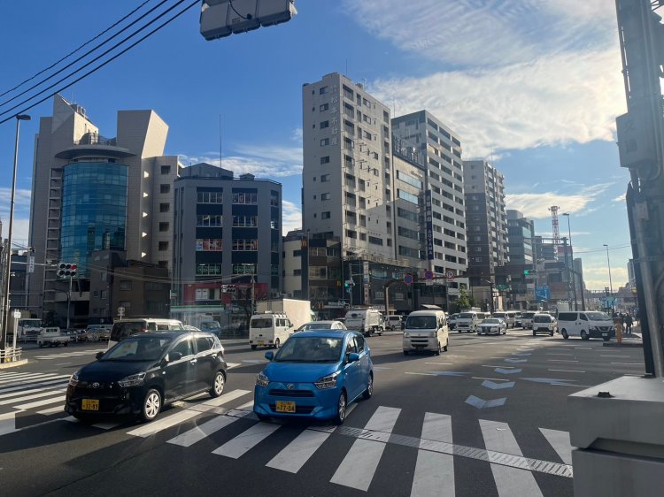 交通量が多くなると、スローダウン。渋滞の元。