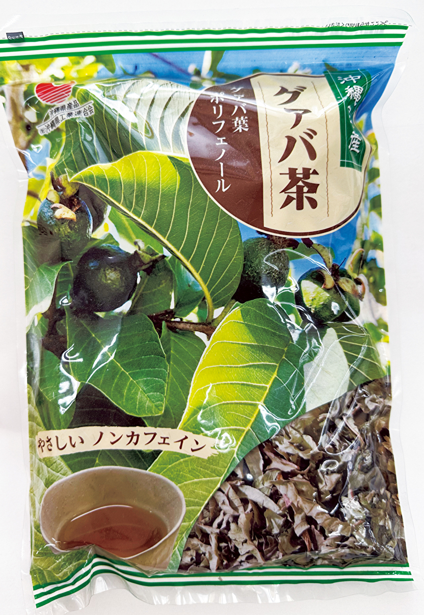 沖縄特有の茶葉たち。さんぴん茶、野草茶、グァバ茶はアイスティーでも美味。
