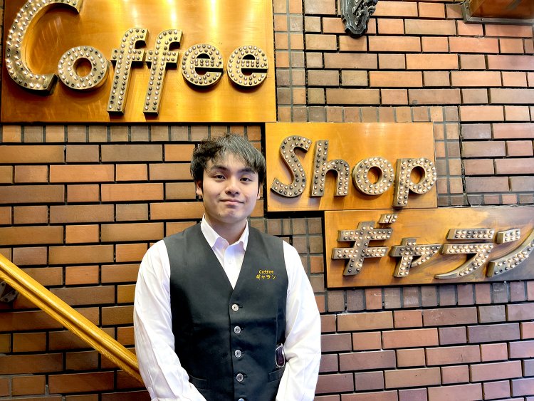 2代目オーナーの息子でチーフの藤沢健さん。