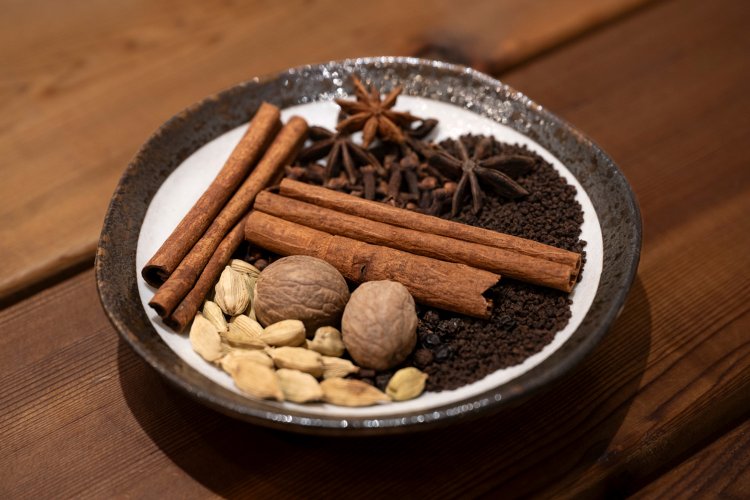 チャイに使用しているスパイス。