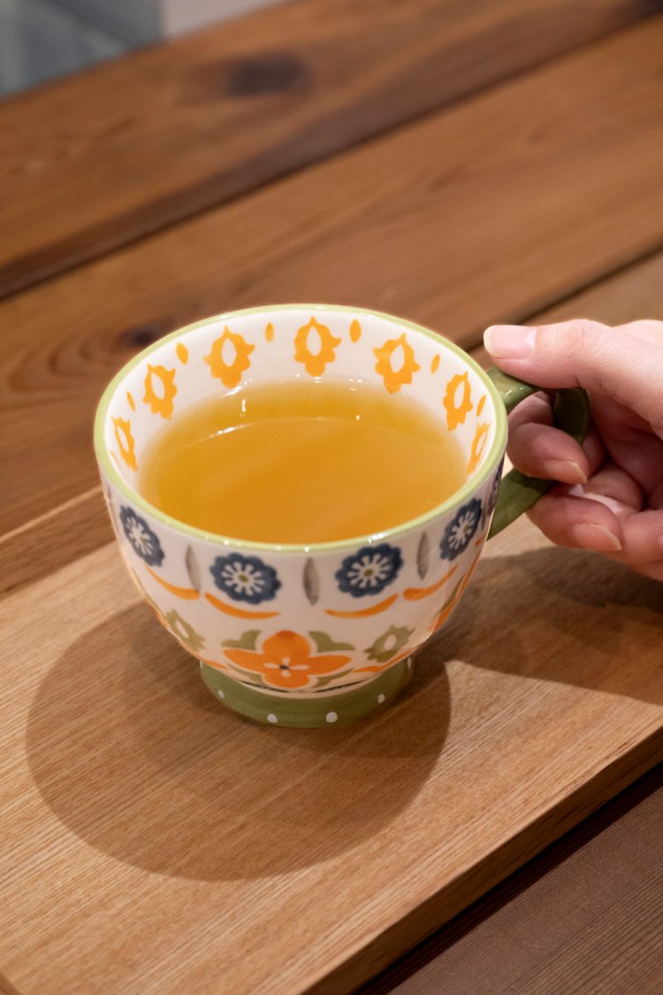 緑茶×レモングラスのグリーンチャイティー630円。