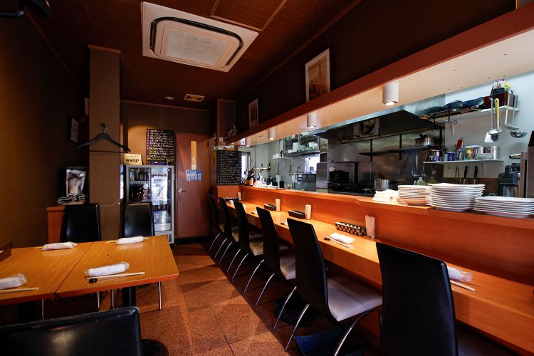 落ち着いた店内。