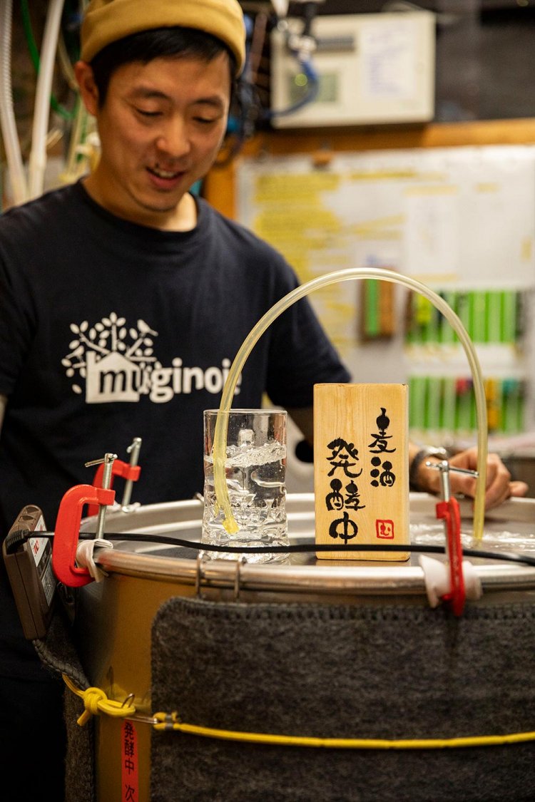 日々、新作の仕込みをする今井さん。