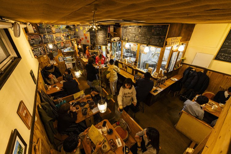 店内はほぼ今井さんのDIYだという。