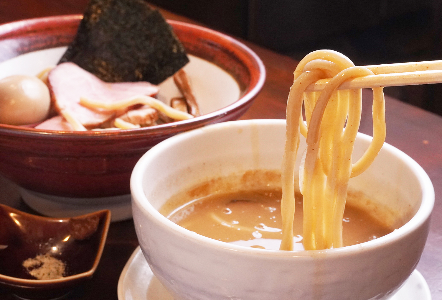 麺は栃木県のなかざわ製麺。国産小麦を100％使用。