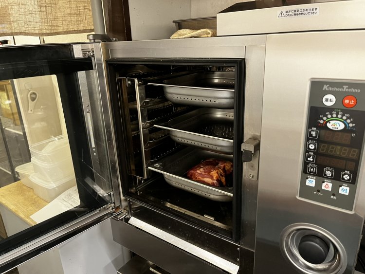 このスチーマーがチャーシューを柔らかくする秘訣。