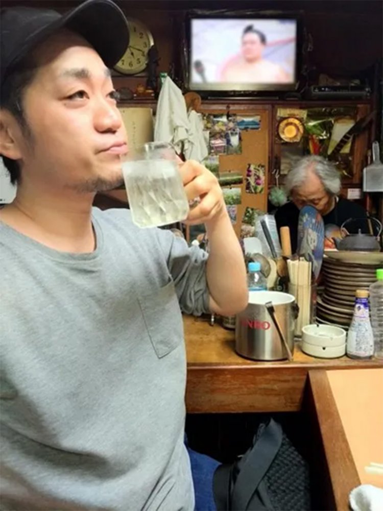 店の雰囲気に慣れてきた筆者。