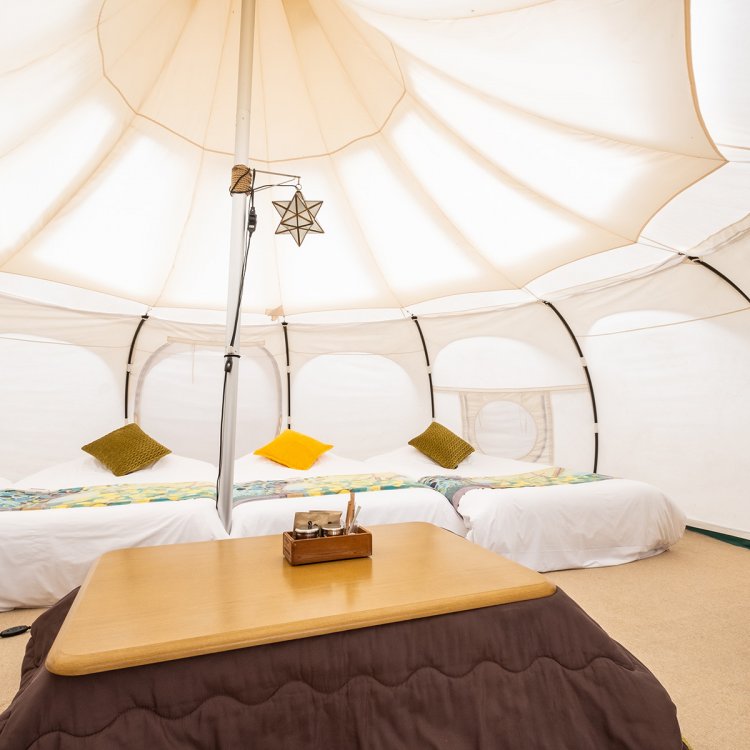 グランピング用テントは全5タイプ（写真はロータステントワイド）。