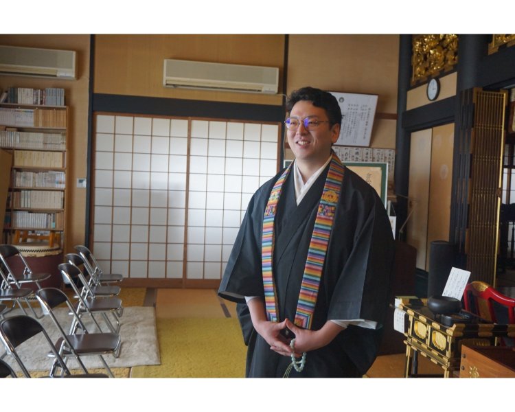 「拡声器で全員に『救うぞ』と言っているんじゃなくて、ひたすら一人一人に『お前を救うぞ』『お前も救うぞ』と伝えているのが阿弥陀さまだと僕は思うんです」と顕真さん。