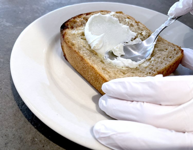 その上にマスカルポーネチーズをたっぷり。