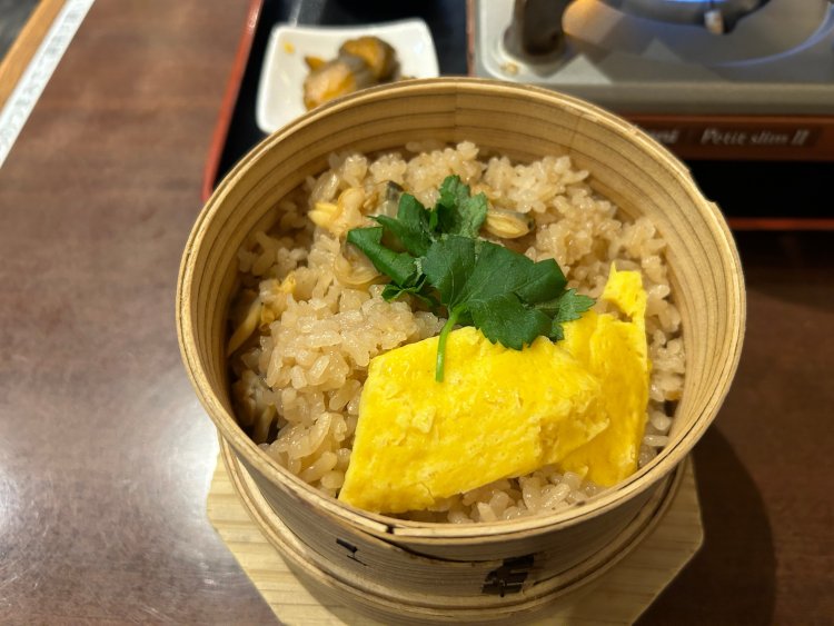 江戸の郷土料理の深川めし。