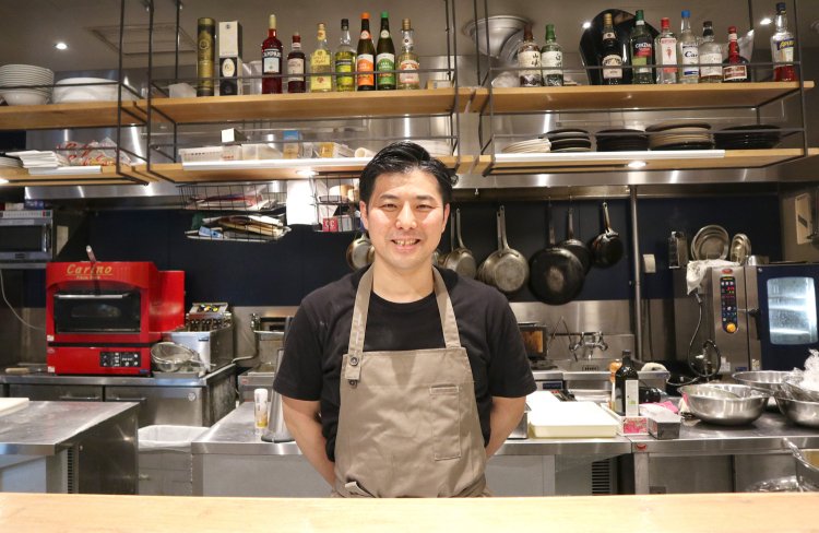 江戸東京野菜を楽しめるイタリアンを創り出す、シェフの三井さん。