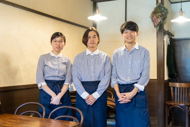 若き創業者たち。左から稲垣菫さん、田口敏広さん、鈴木弘樹さん。