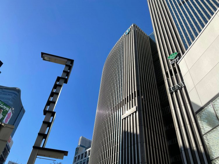 日劇跡地には「丸の内ピカデリー」などが入る「有楽町マリオン」が建てられ、今も街の顔となっている。