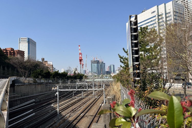 新八ツ山橋の端から八ツ山橋を見る。