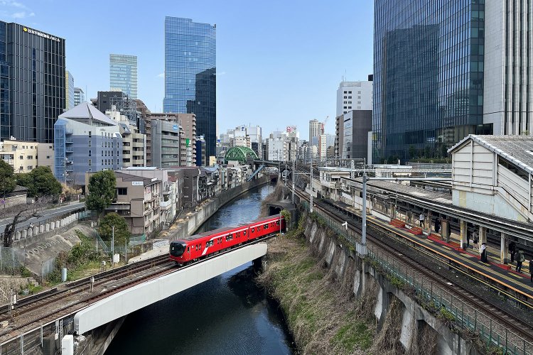 【東京街角クイズ】この写真、どこの橋から見た景色？