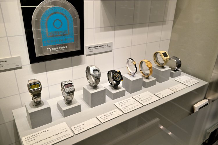 計算機付きや超小型など、機能や形状に凝った1970年代以降の時計。