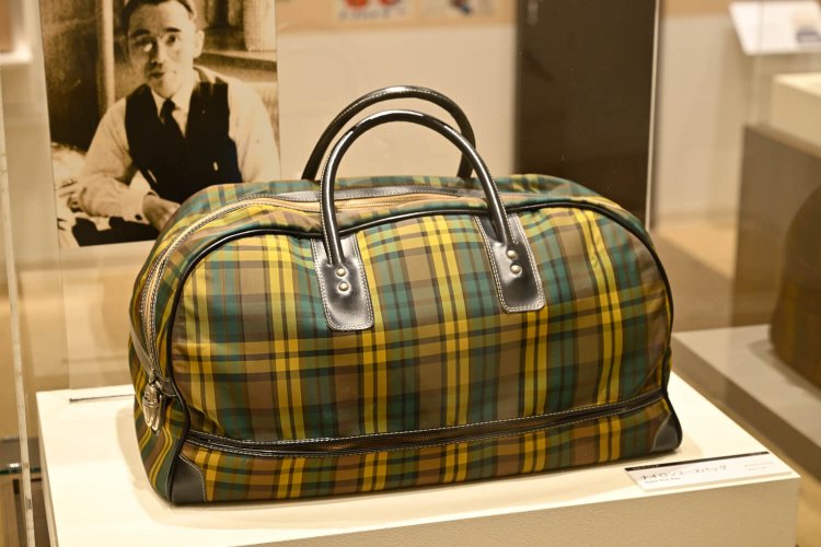 日本初のナイロンバッグ。