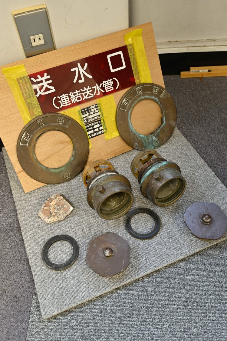 最近解体された銀座「三愛ビル」の送水口もゲット。