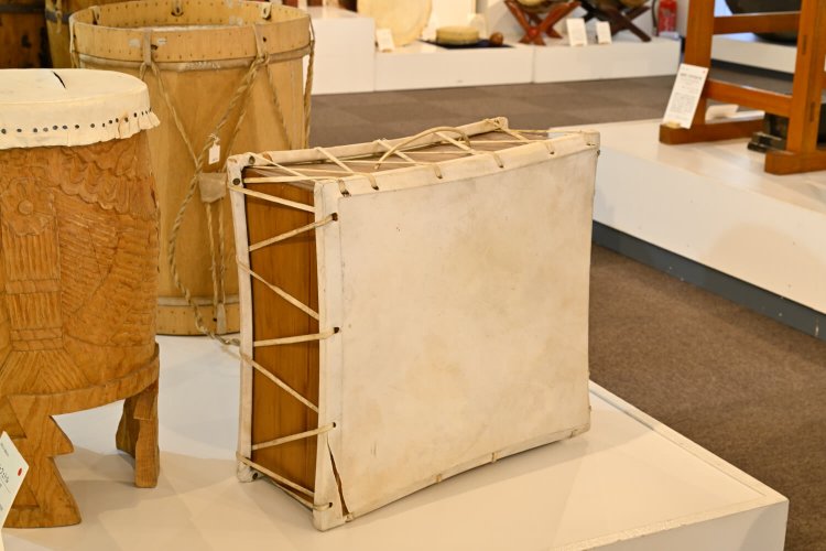 ブラジルの四角い太鼓、クアドラトン。