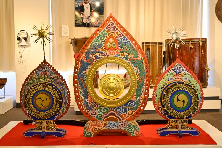 雅楽の荷鉦鼓。