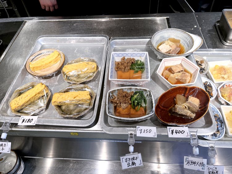 寒鰤大根は400円、すき焼き豆腐は350円、だし巻き玉子は180円だ。