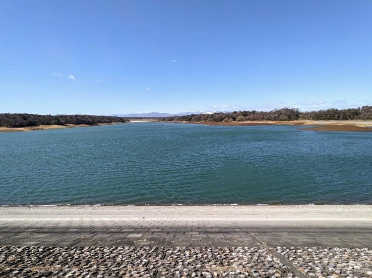 村山下貯水池。