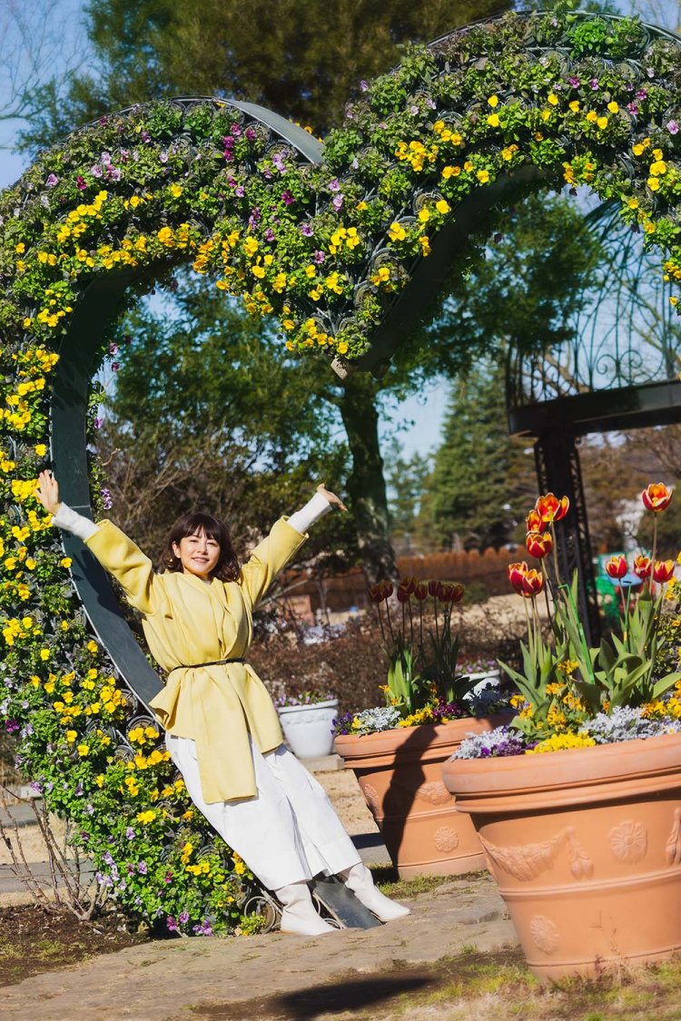 高さ2.5mの大きなハートのトピアリーと。「お花がいっぱいですね」。