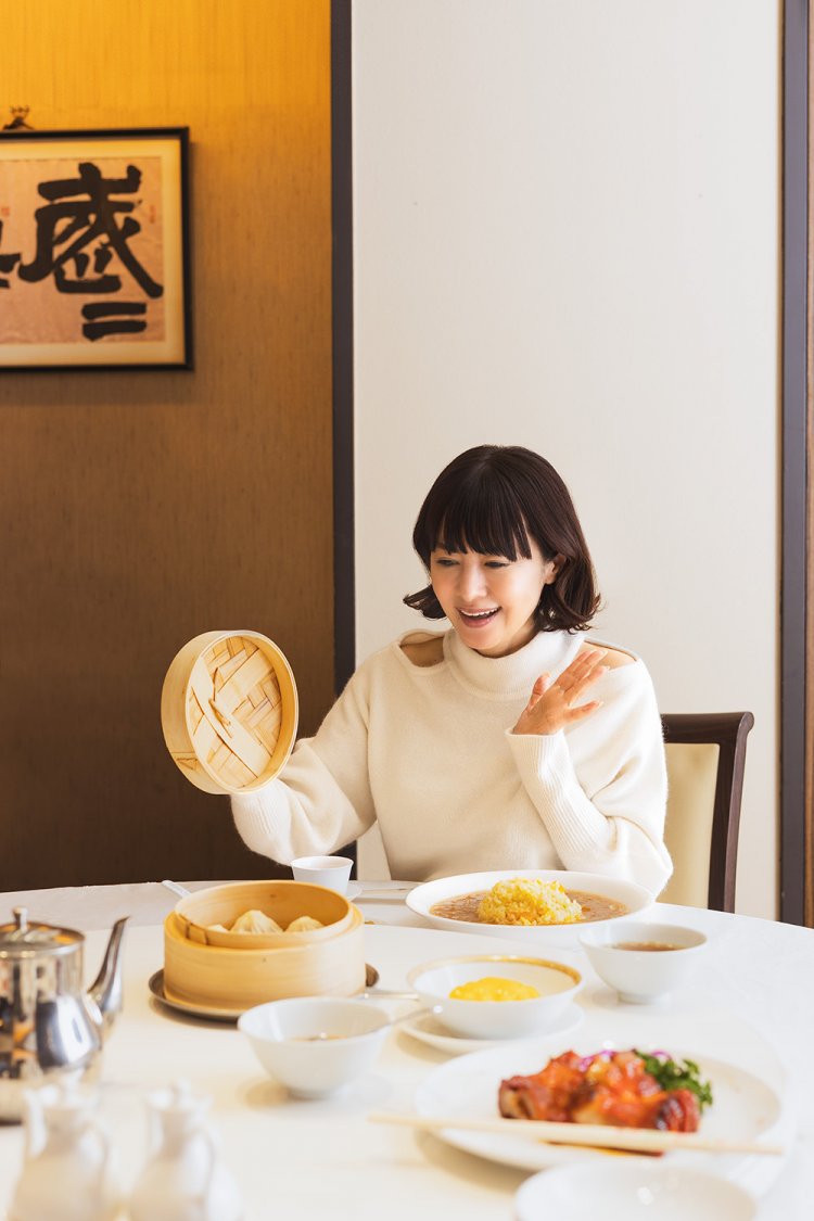 家族の思い出の『東魁楼』でランチ。「何十年ぶりに食べられてうれしい！」。