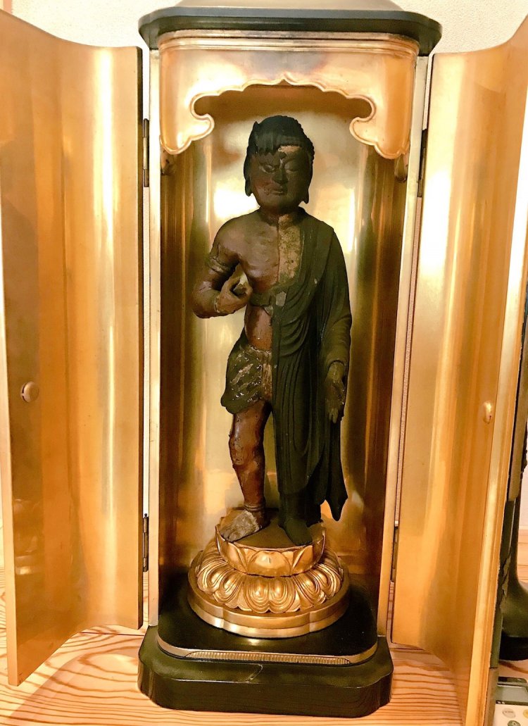 数千の仏像を見てきた筆者でも初めて見る姿。